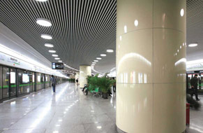 乐锶建材铝方通地铁应用
